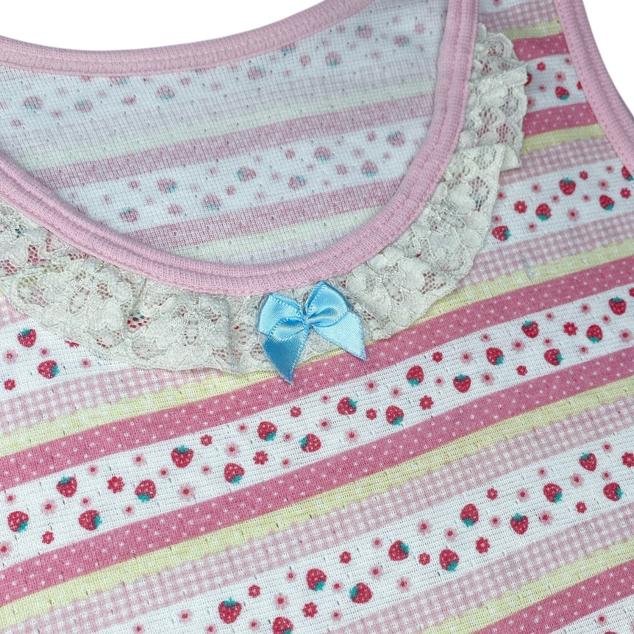 2000s Strawberry Girl Tank Top Sz S